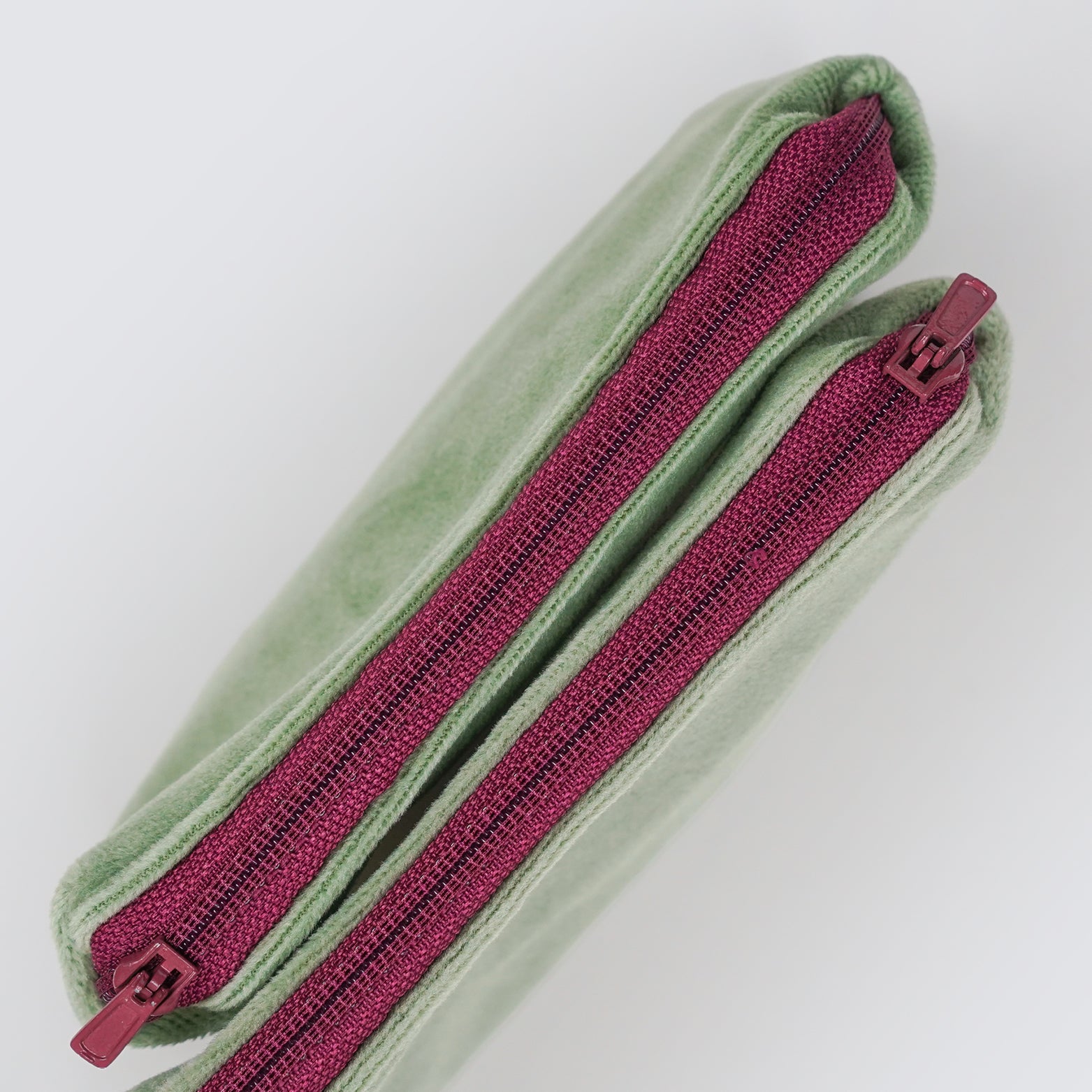 Pre-Order | Velvet Pouch : Cat Friends