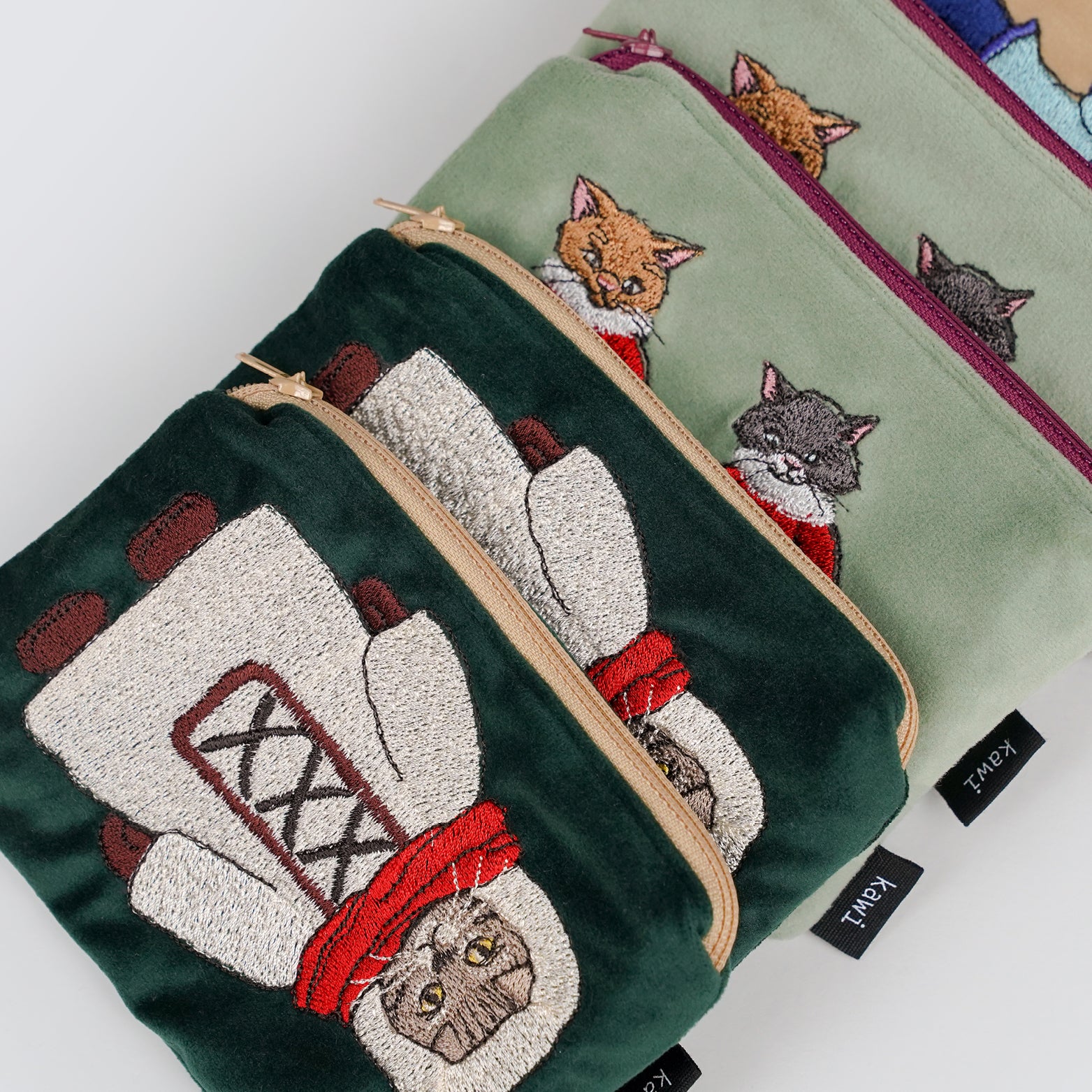 Pre-Order | Velvet Pouch : Red Scarf Kitten